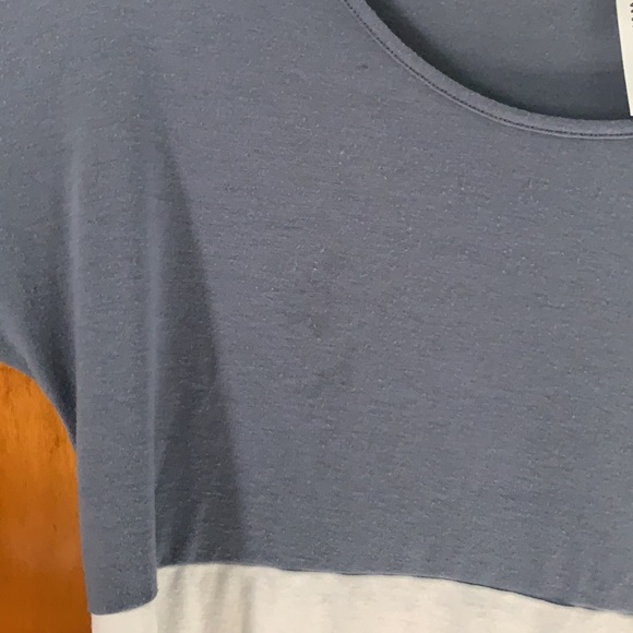 Block Pattern Long Sleeve Top - Picture 4 of 5